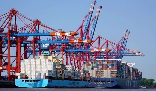 The Role of Blockchain in Revolutionizing Supply Chain Management 35 The Role of Blockchain in Revolutionizing Supply Chain Management